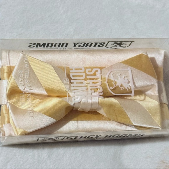 Mens Stacy Adams Gold And Silver Microfiber Bow Tie And Hanky Set NEW - Picture 1 of 6